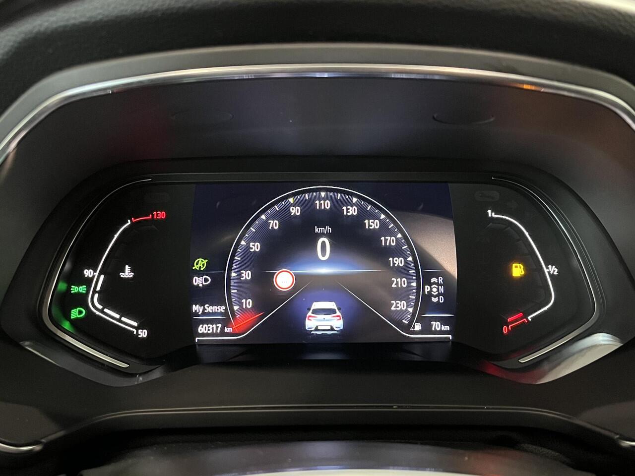 Renault CAPTUR 1.3 TCe 155 EDC Initiale Paris | Trekhaak | Panoramadak | Leder | Navigatie 9,3" | Climate Control | Cruise Control | Lichtmetalen velgen 18" | Apple Carplay/Android Auto