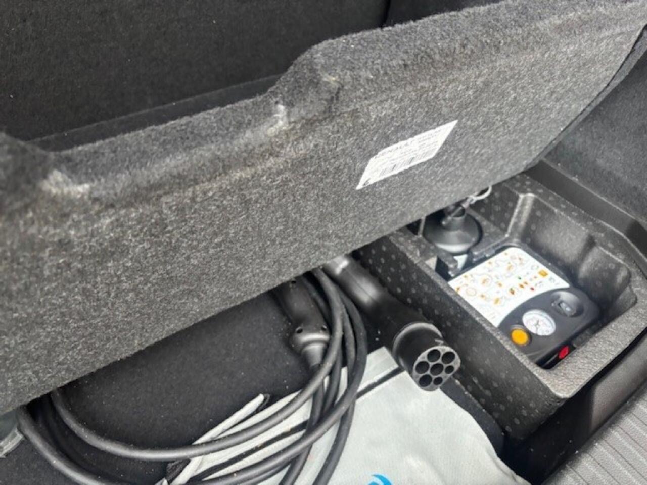 Renault CAPTUR 1.6 E-Tech PHEV 160 Intens, DAB, trekhaak