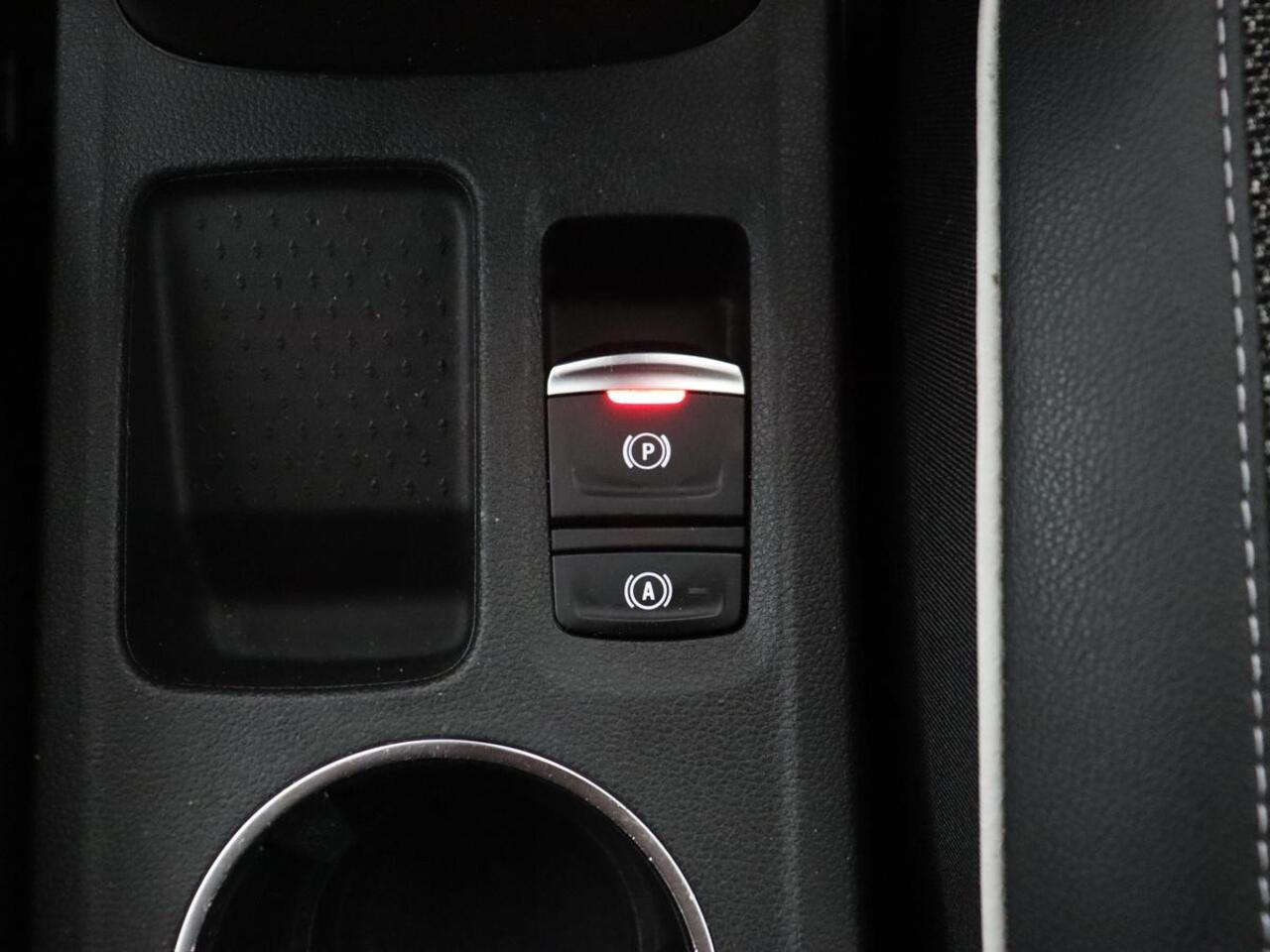 Renault CAPTUR 1.0 TCe Edition One | Trekhaak | 360 Camera | Carplay | Keyless | Navigatie | Half leder | Park Assist | Climate control | Dodehoek detectie | Cruise control | Bluetooth