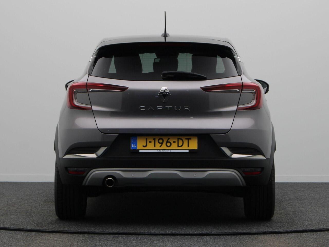 Renault CAPTUR TCe 100pk Intens | Parkeersensoren voor en achter | Elektronische klimaatregeling | Cruise control | Lichtmetalen velgen | Navigatie |