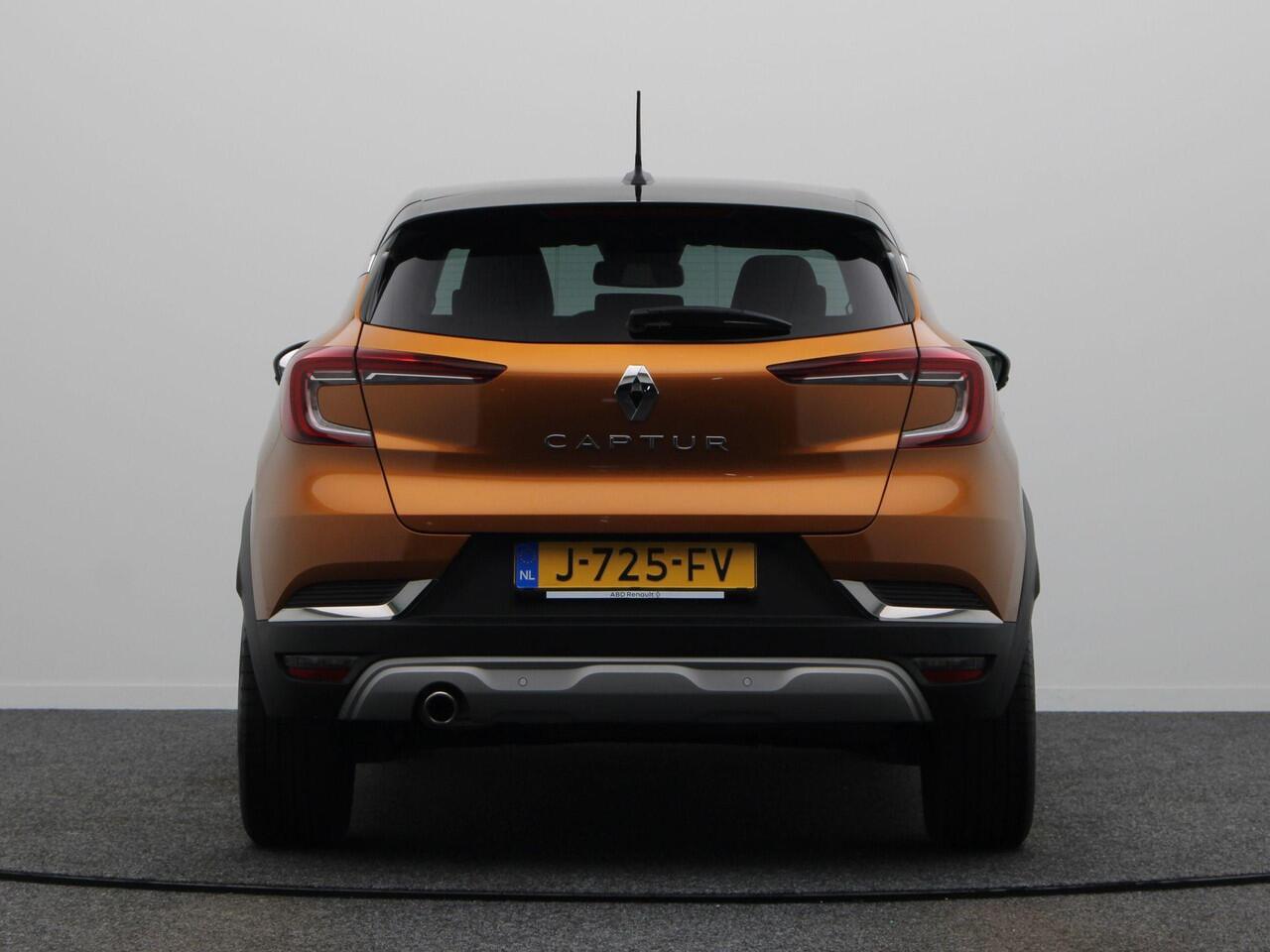 Renault CAPTUR TCe 130pk Intens | Climate control | Achteruitrijcamera | Adaptieve cruise control | Stuur verwarming | Dodehoek detectie |