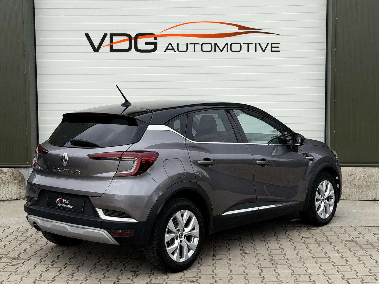 Renault CAPTUR 1.0 TCe 100 Intens / Clima / Navi / 17" LM velgen / Sensoren V+A / Keyless / Getinte ramen achter