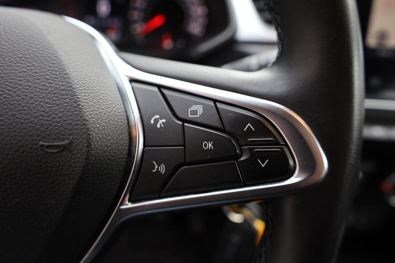 Renault CAPTUR 1.0 TCe 100 TREKHAAK CARPLAY CAMERA NAVI CLIMA CRUISE LANE-ASSIST NAP 2XPDC