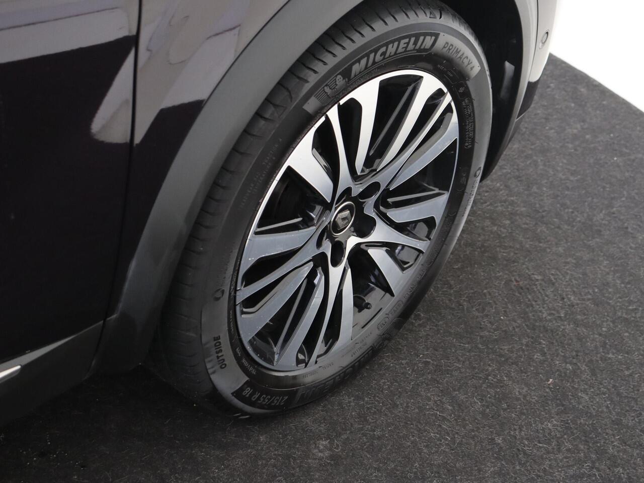 Renault CAPTUR 1.3 TCe 130PK Initiale Paris | Trekhaak | Lederen Bekleding | Stoel- & Stuurwielverwarming | BOSE Premium Sound | 360-graden Camera | Adaptieve Cruise Control incl. Stuurhulp | 9,3" Full-Map Navigatie | Apple Carplay & Android Auto