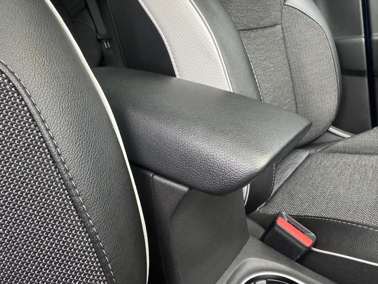 Renault CAPTUR 1.3 TCe 130 Intens Automaat/Navi/Schuifdak/60dkm...