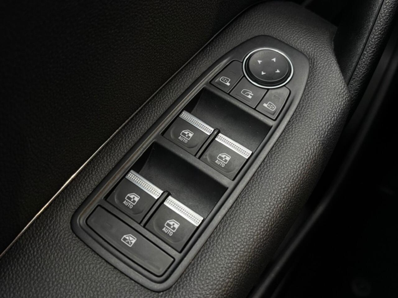 Renault CAPTUR 1.0 TCe 90 Intens 18.000 km Dealer Onderhouden