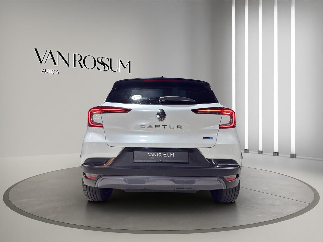 Renault CAPTUR E-TECH Plug-in Hybrid Initiale Panoramadak | Leder | Bose | 360 Camera | Two Tone Dak |