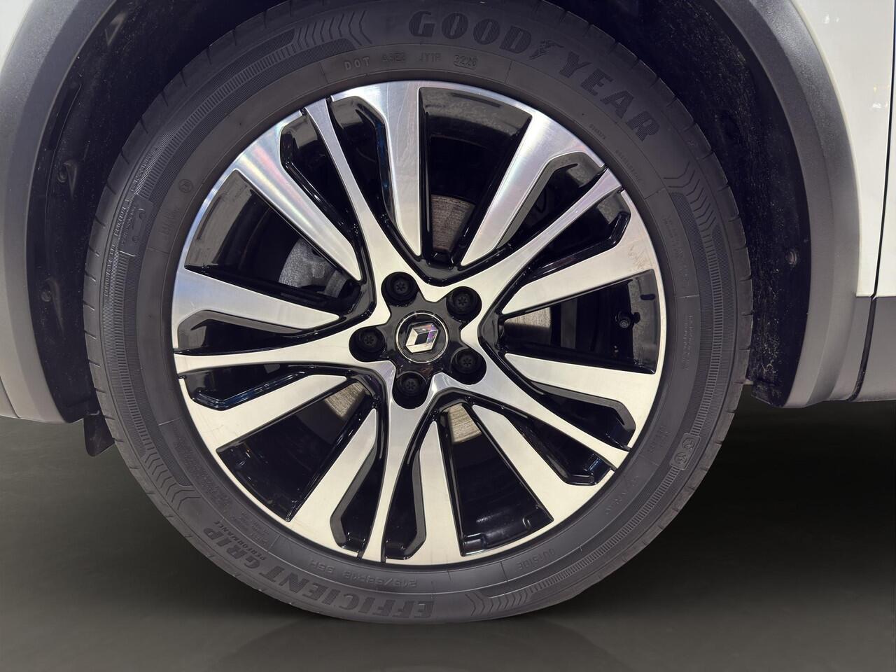 Renault CAPTUR E-TECH Plug-in Hybrid Initiale Panoramadak | Leder | Bose | 360 Camera | Two Tone Dak |