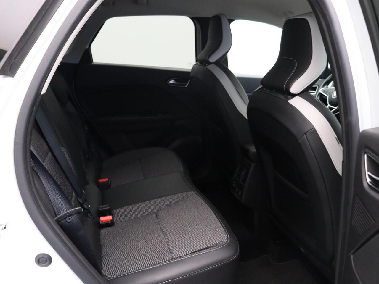 Renault CAPTUR 1.0 TCe 100 Bi-Fuel Intens | Trekhaak | ABD Dealeronderhouden | Navigatie | Achteruitrijcamera |