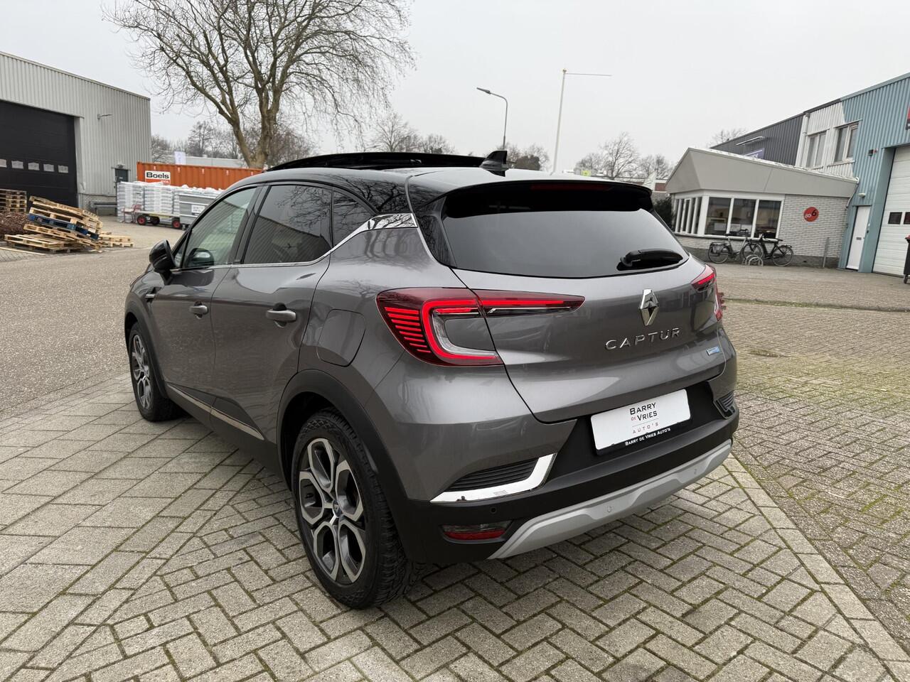 Renault CAPTUR 1.6 E-Tech Plug-in Hybrid 160 Intens | Schuifdak | Navigatie | Apple Carplay | Stuurwiel verwarming |