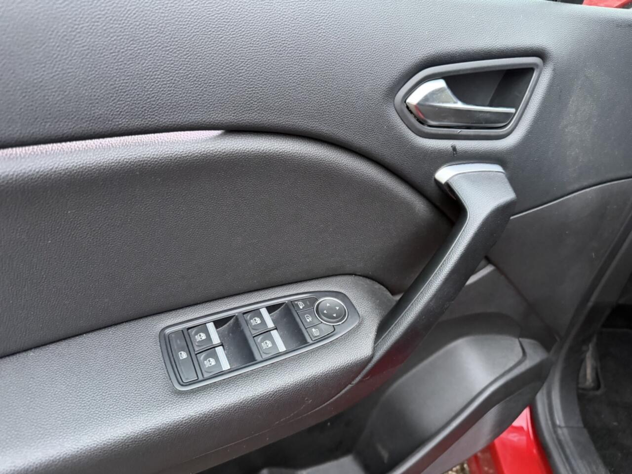 Renault CAPTUR 1.6 ET PH 160 Intens