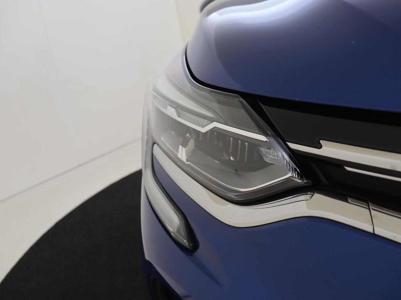 Renault CAPTUR 1.3 TCe 130 Initiale Paris Apple Carplay/Android Auto | Cruise control adaptief | Electronic climate control |LED koplampen | lichtmetalen velgen 18"| luxe lederen bekleding | navigatiesysteem full map | voorstoelen verwarmd