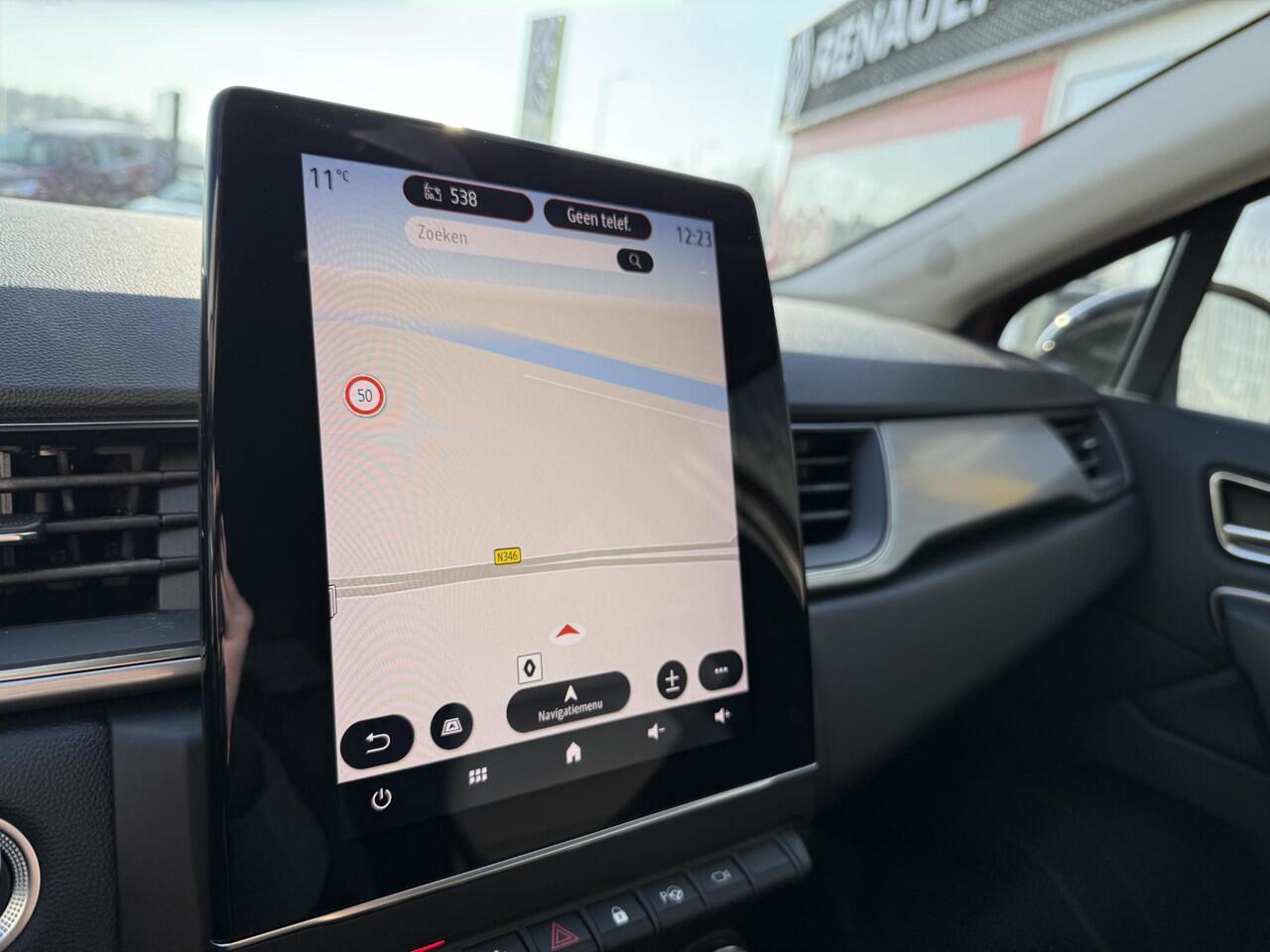 Renault CAPTUR 1.0 TCe 100 Intens | NAP | 360 graden camera | Navigatie groot | Climate Control | DAB | Key-less |