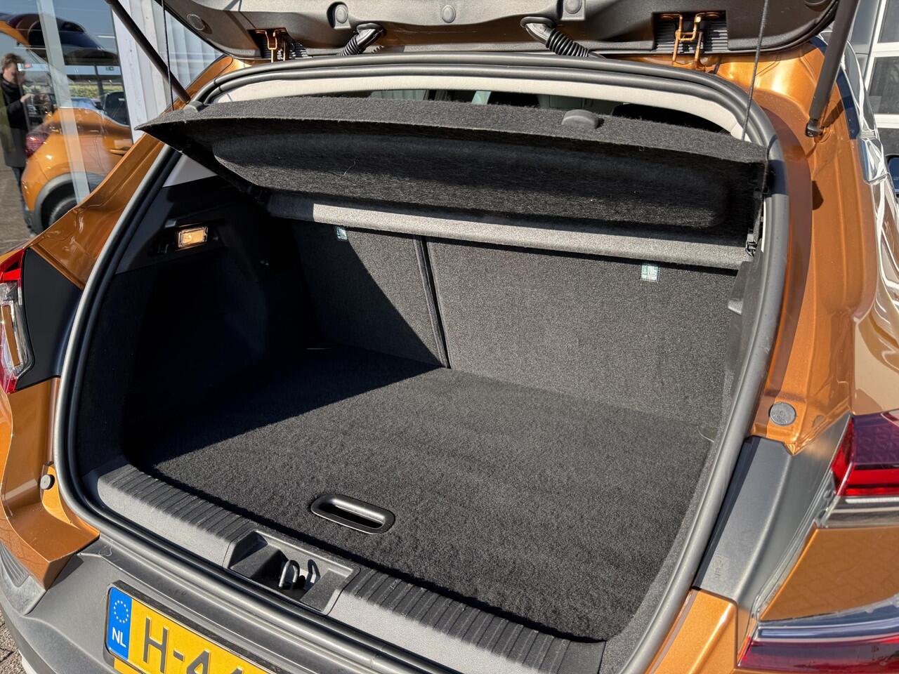 Renault CAPTUR 1.0 TCe 100 Intens | NAP | 360 graden camera | Navigatie groot | Climate Control | DAB | Key-less |