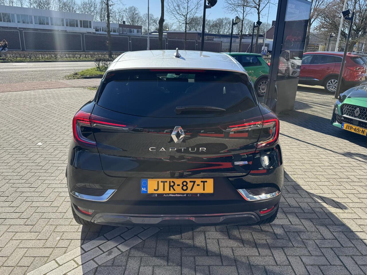 Renault CAPTUR E-Tech Plug-in Hybrid 160 Initiale Paris