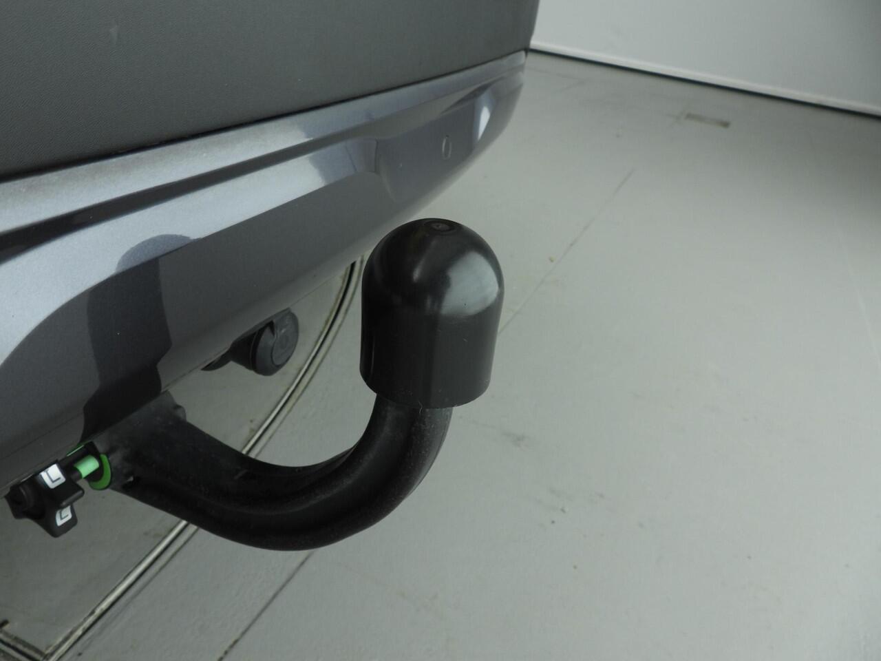 Renault CAPTUR 1.3 TCe 155 Initiale Paris Aut. | Trekhaak | Camera | Pano | Leder