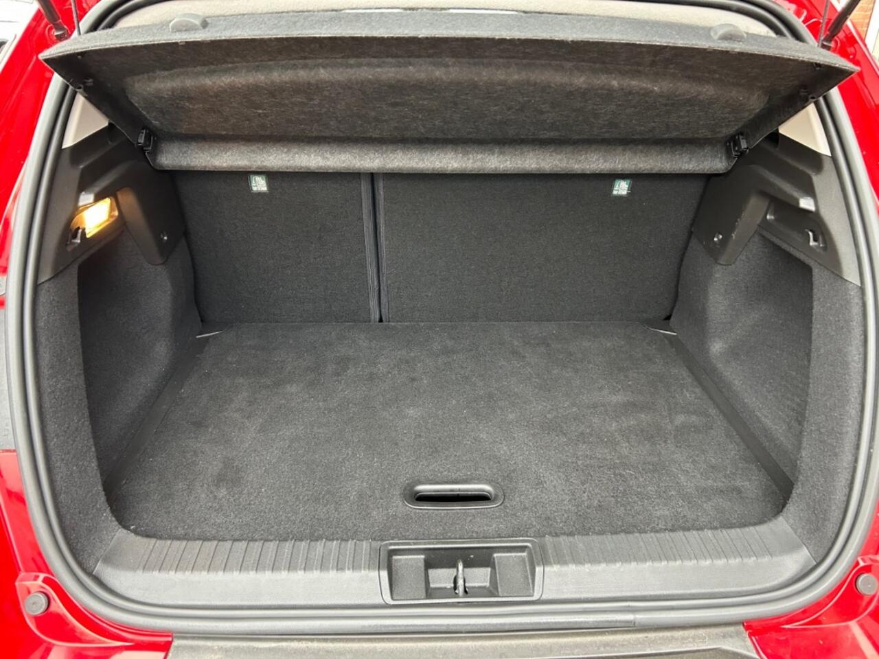 Renault CAPTUR 1.0 TCe INTENS AIRCO/ECC/PDC/RADIO/NAVIGATIE/4 S. BANDEN