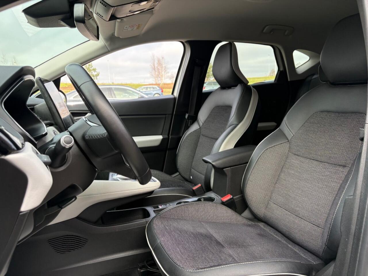 Renault CAPTUR 1.6 E-TECH Plug-in-Hybrid AUT. LED HALF-LEER NAVI CAMERA CARPLAY AIRCO LMV PDC