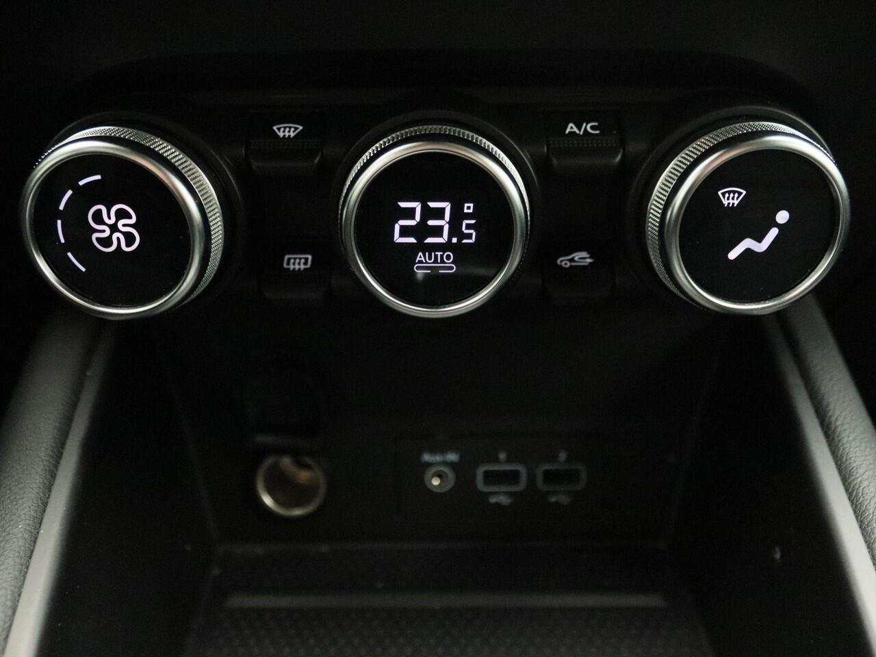 Renault CAPTUR TCe 130 EDC Automaat Initiale Paris | EASY LINK Navigatiesysteem incl Bose® met 9,3" touchscreen + Apple CarPlay & Android Auto | Bekleding rundleder 'Initiale Paris Noir' | Lichtmetalen wielen 18" 'Initiale Paris' |