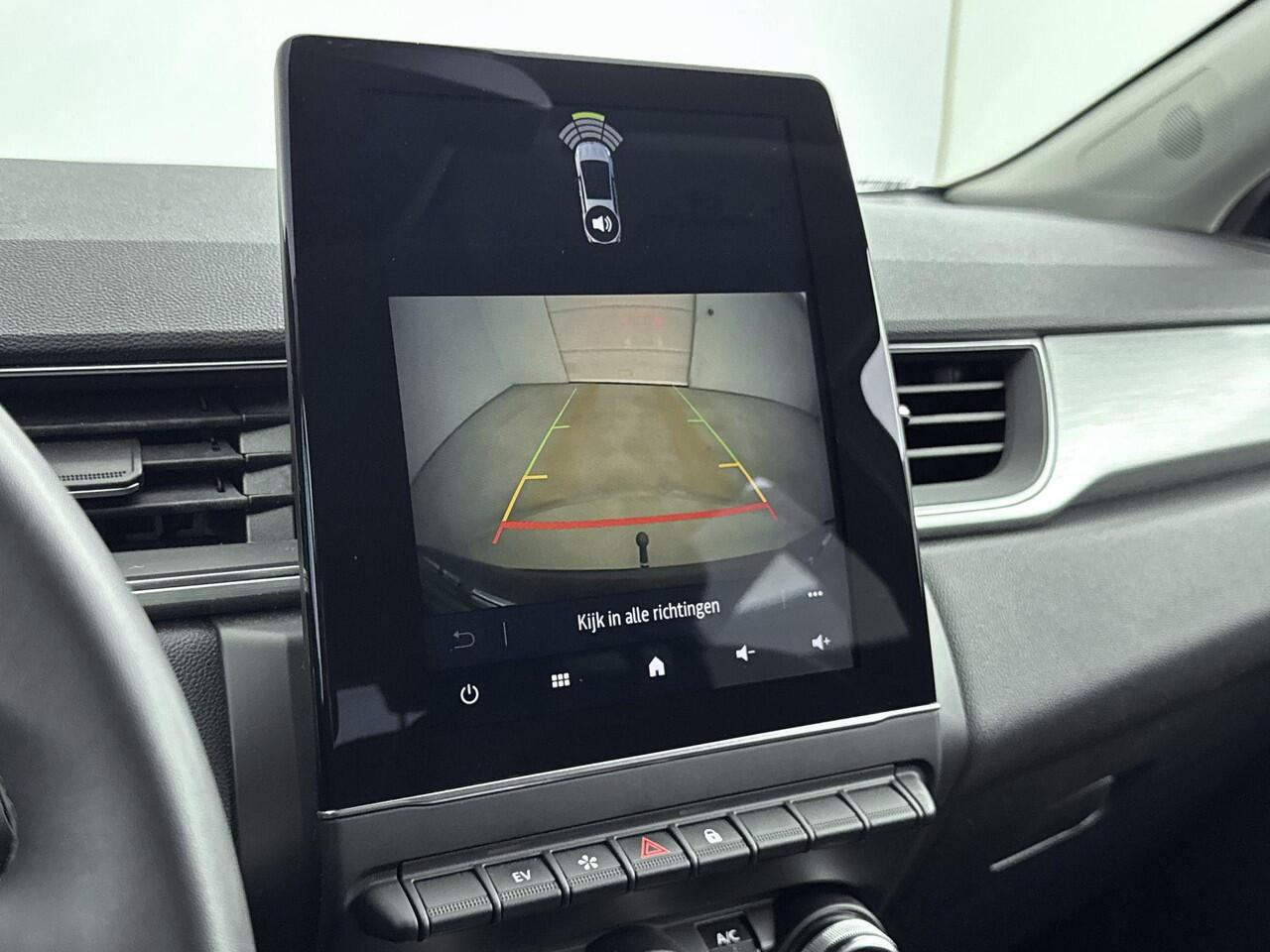 Renault CAPTUR 1.6 E-Tech Plug-in Hybrid 160Pk Intens | Navigatie | Apple & Android Carplay | Parkeersensoren Voor & Achter | Achteruitrijcamera | Climate Control | Trekhaak | Cruise Control & Snelheidsbegrenzer | Keyless Entry |