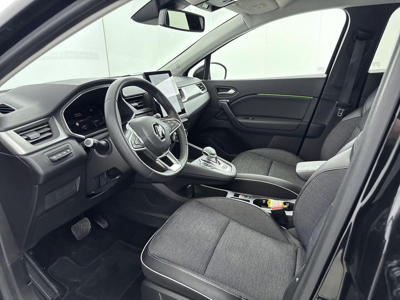 Renault CAPTUR 1.6 E-Tech Plug-in Hybrid 160Pk Intens | Navigatie | Apple & Android Carplay | Parkeersensoren Voor & Achter | Achteruitrijcamera | Climate Control | Trekhaak | Cruise Control & Snelheidsbegrenzer | Keyless Entry |