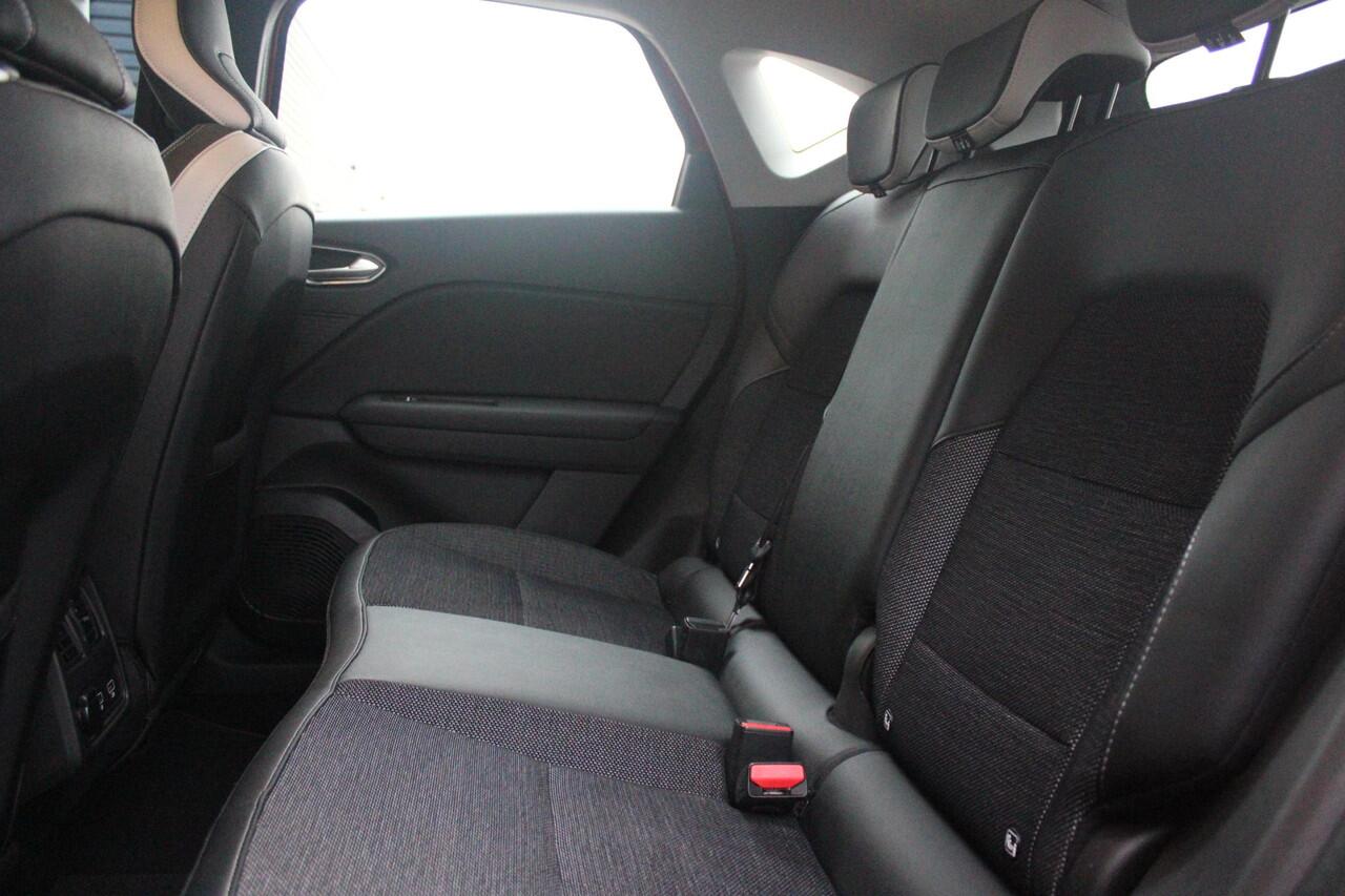 Renault CAPTUR 1.3 TCe 130PK AUTOMAAT INTENS | APPLE CARPLAY/ANDROID AUTO | STOEL VERWARMING | NAVIGATIE | FULL LED KOPLAMPEN | ADAPTIVE CRUISE CONTROL | ACHTERUITRIJ CAMERA | LICHTMETALEN VELGEN 17" | DODEHOEK DETECTIE | PARKEERSENSOREN VOOR + ACHTER | DAB+ RADIO | CLI