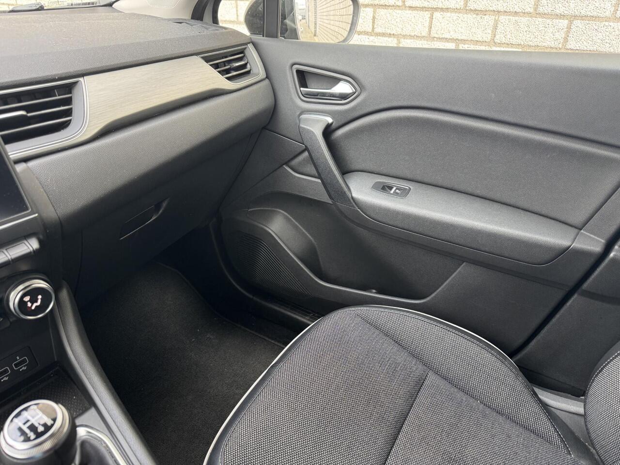 Renault CAPTUR 1.0 TCe 100 Intens | Navigatie | Apple CarPlay / Android Auto | Parkeersensoren |