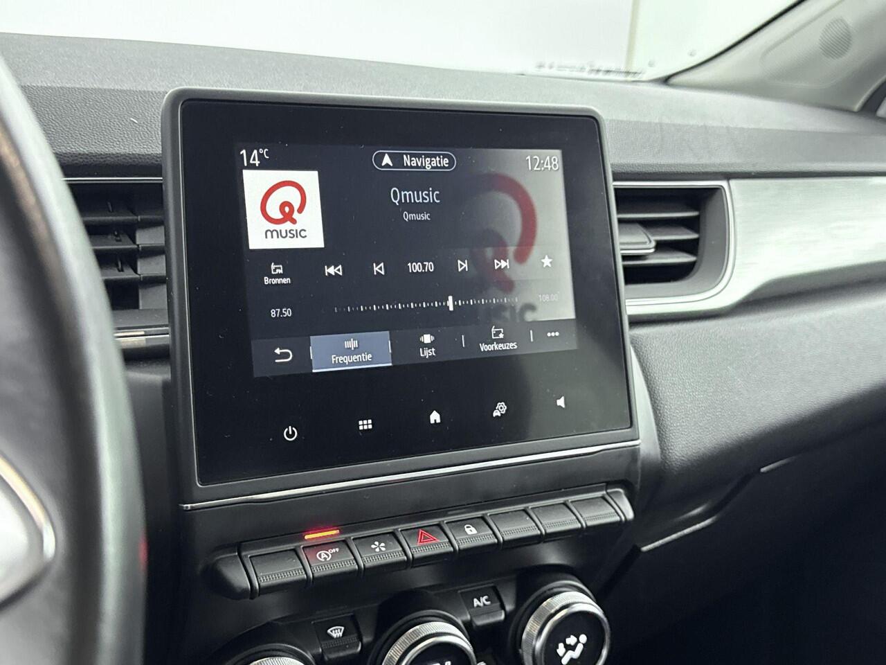 Renault CAPTUR 1.0 TCe 100 Intens | Achteruitrijcamera | Apple Carplay/Android Auto | Cruise Control | Climate Control | Half-Leder | Keyless | Parkeersensoren Achter | Stoelverwarming |