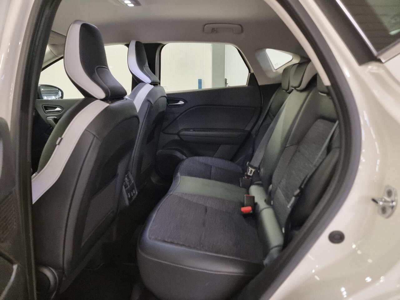 Renault CAPTUR 1.6 E-Tech Plug-in Hybrid 160 Intens | Stoelverwarming | BOSE Audio | Achteruitrijcamera |