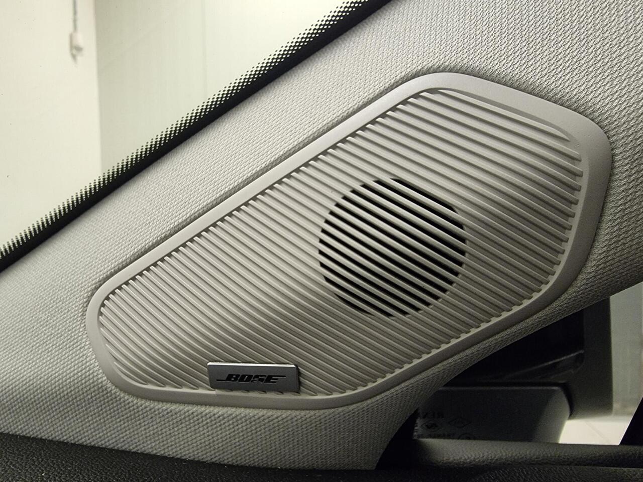 Renault CAPTUR 1.6 E-Tech Plug-in Hybrid 160 Intens | Stoelverwarming | BOSE Audio | Achteruitrijcamera |