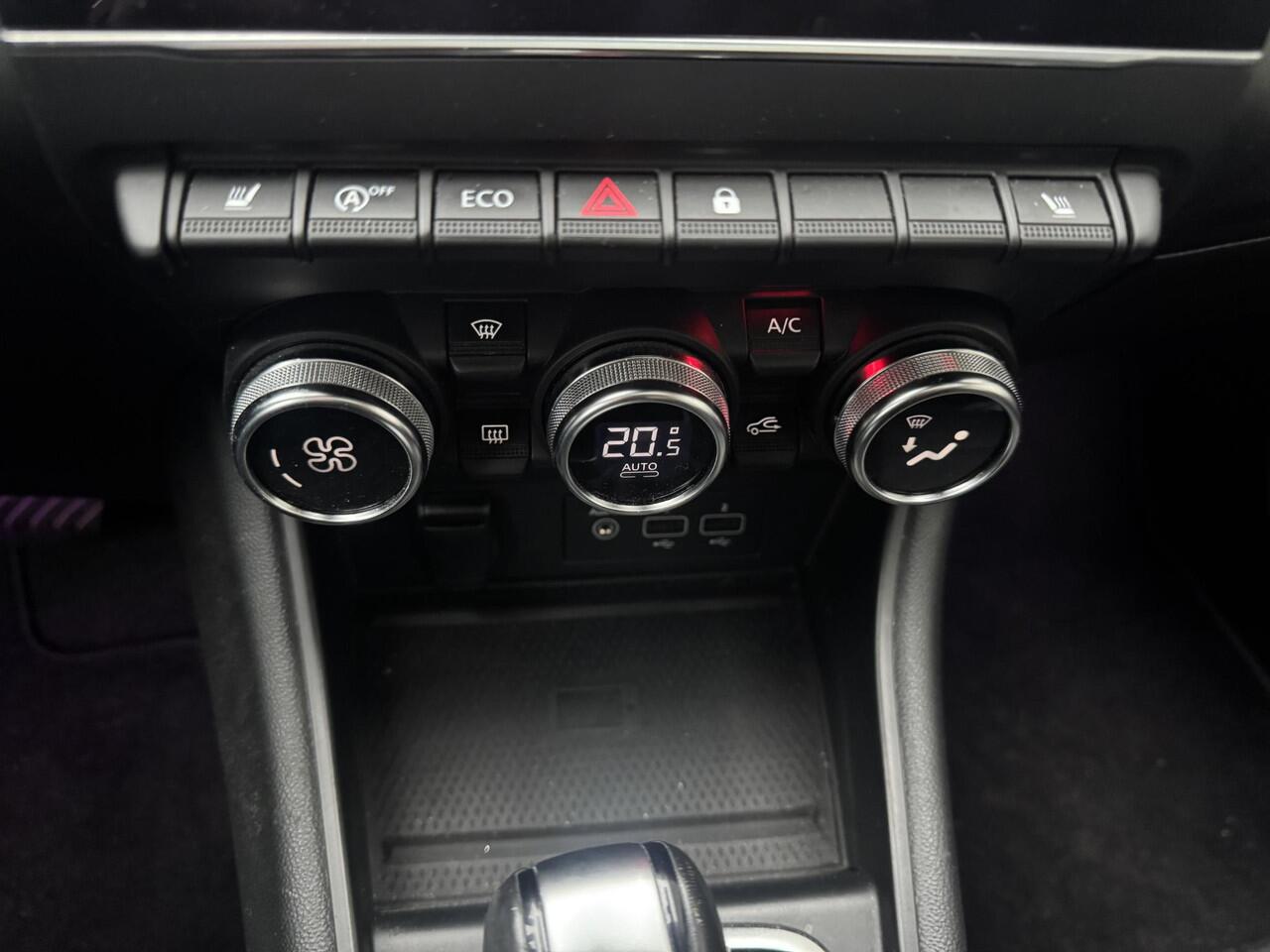 Renault CAPTUR 1.3 TCe 130 Intens | Panoramadak | Stoelverwarming | Trekhaak | All-Season banden |