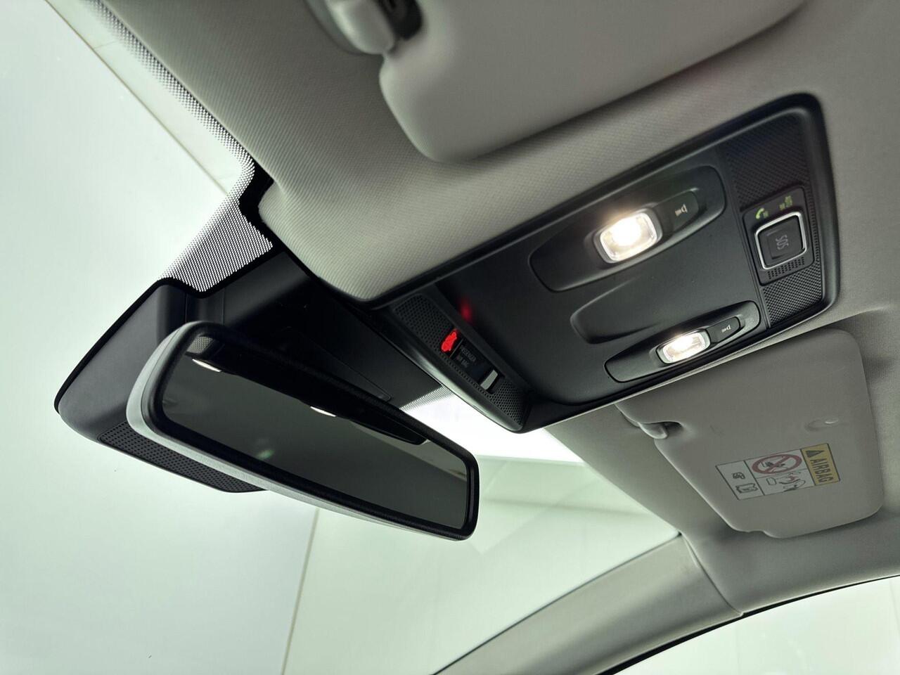 Renault CAPTUR 1.6 E-Tech Plug-in Hybrid 160Pk Intens | Navigatie | Apple & Android Carplay | Parkeersensoren Voor & Achter | Achteruitrijcamera | Climate Control | Bose Geluidsysteem | Keyless Entry | Privacy Glass |