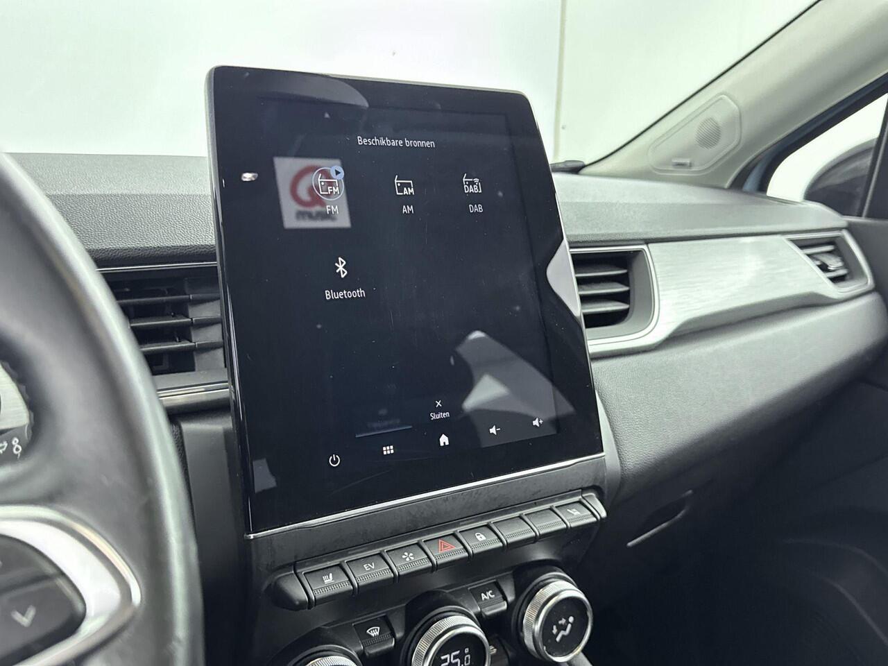 Renault CAPTUR 1.6 E-Tech Plug-in Hybrid 160Pk Intens | Navigatie | Apple & Android Carplay | Parkeersensoren Voor & Achter | Achteruitrijcamera | Climate Control | Bose Geluidsysteem | Keyless Entry | Privacy Glass |