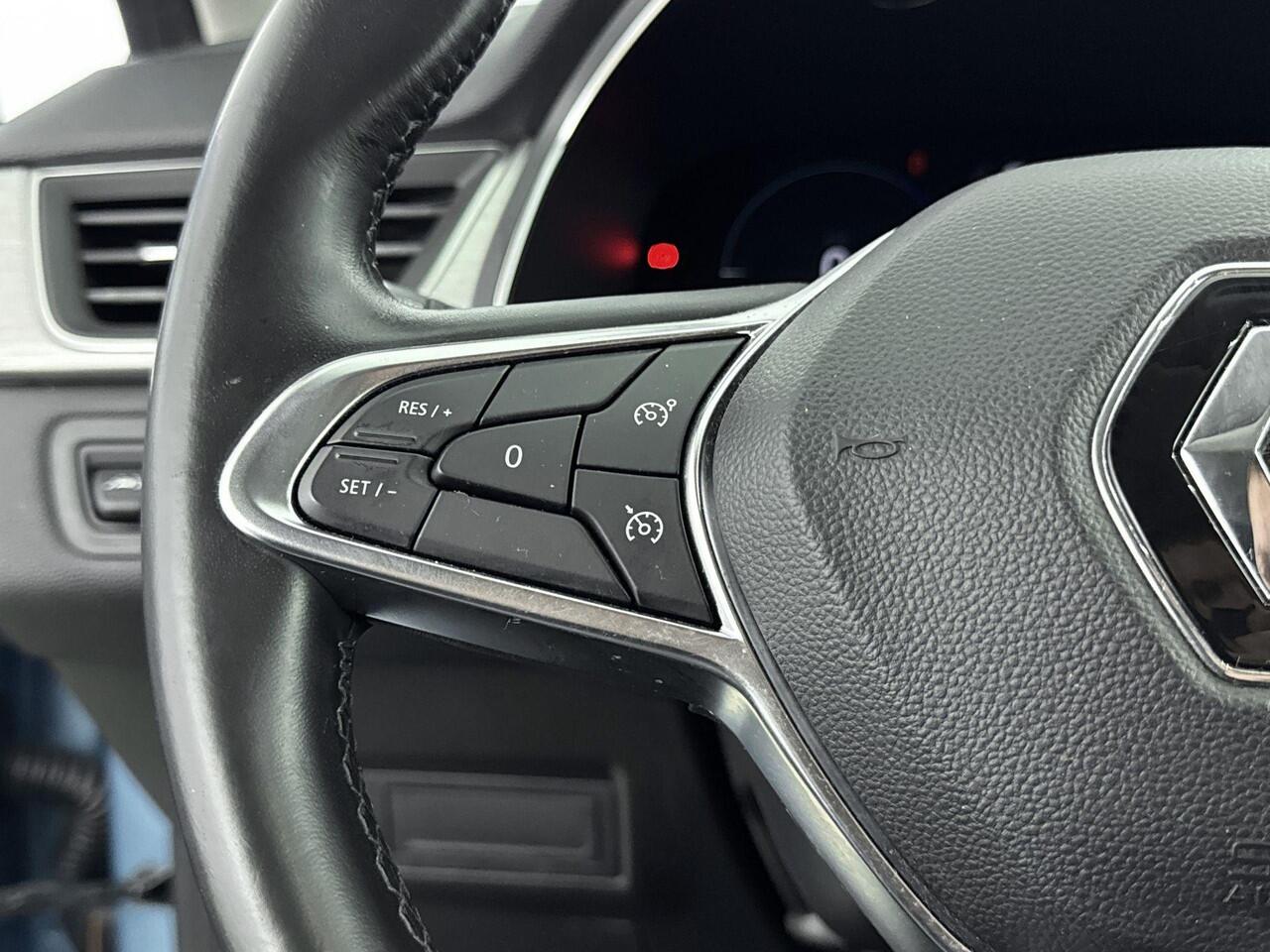 Renault CAPTUR 1.6 E-Tech Plug-in Hybrid 160Pk Intens | Navigatie | Apple & Android Carplay | Parkeersensoren Voor & Achter | Achteruitrijcamera | Climate Control | Bose Geluidsysteem | Keyless Entry | Privacy Glass |