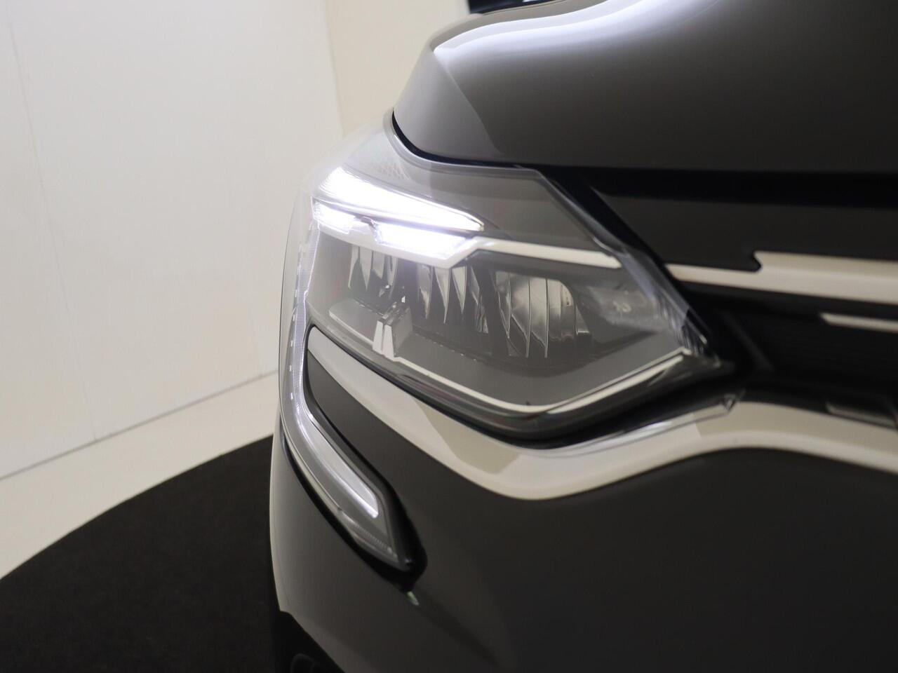Renault CAPTUR 1.0 TCe 100 Intens | Pack Easy Link | Apple Carplay/Android | cruise control | electronic climate control | lederen/stof bekleding | LED koplampen | lichtmetalen velgen 17" |