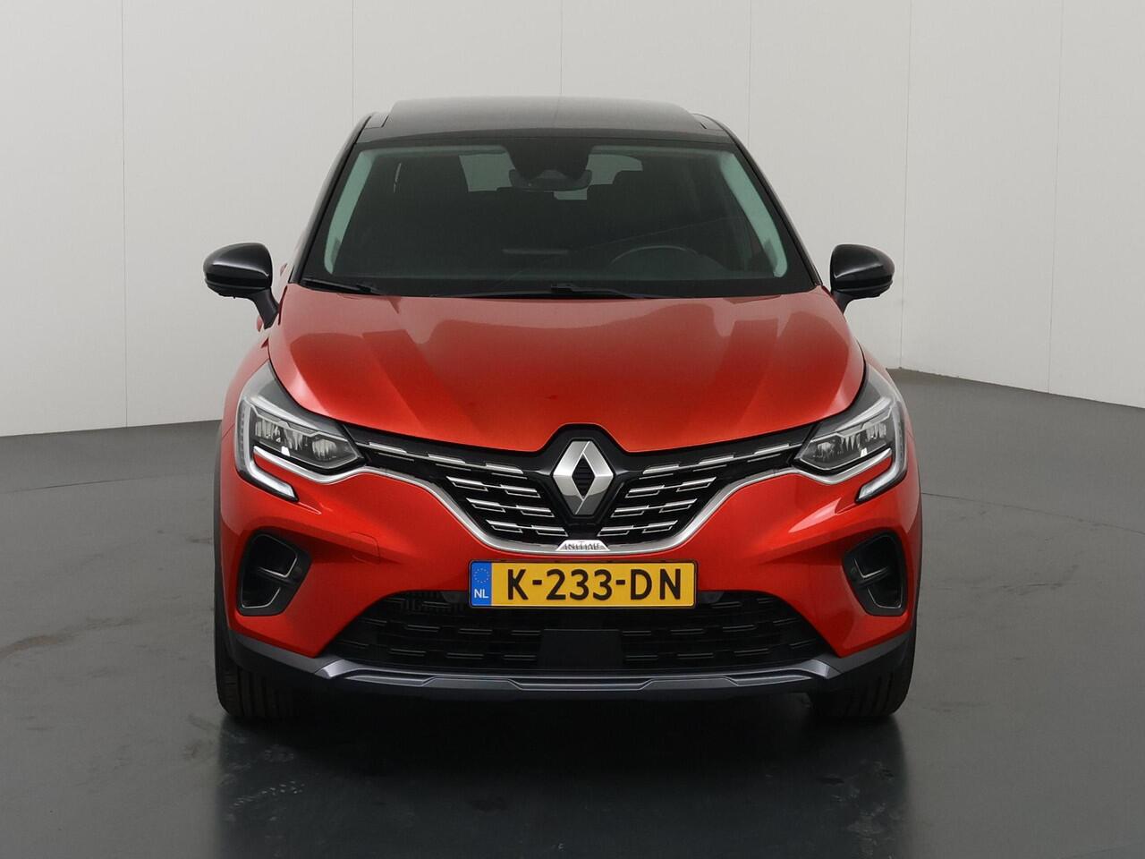 Renault CAPTUR 1.3 TCe 155 Initiale Paris | Panoramadak | Lederen Interieur | Navigatie | 360° Camera | DAB | Apple Carplay/Android Auto | Stoelverwarming | Cruise Control Adaptief | Bose Audio | Keyless Entry/Go |