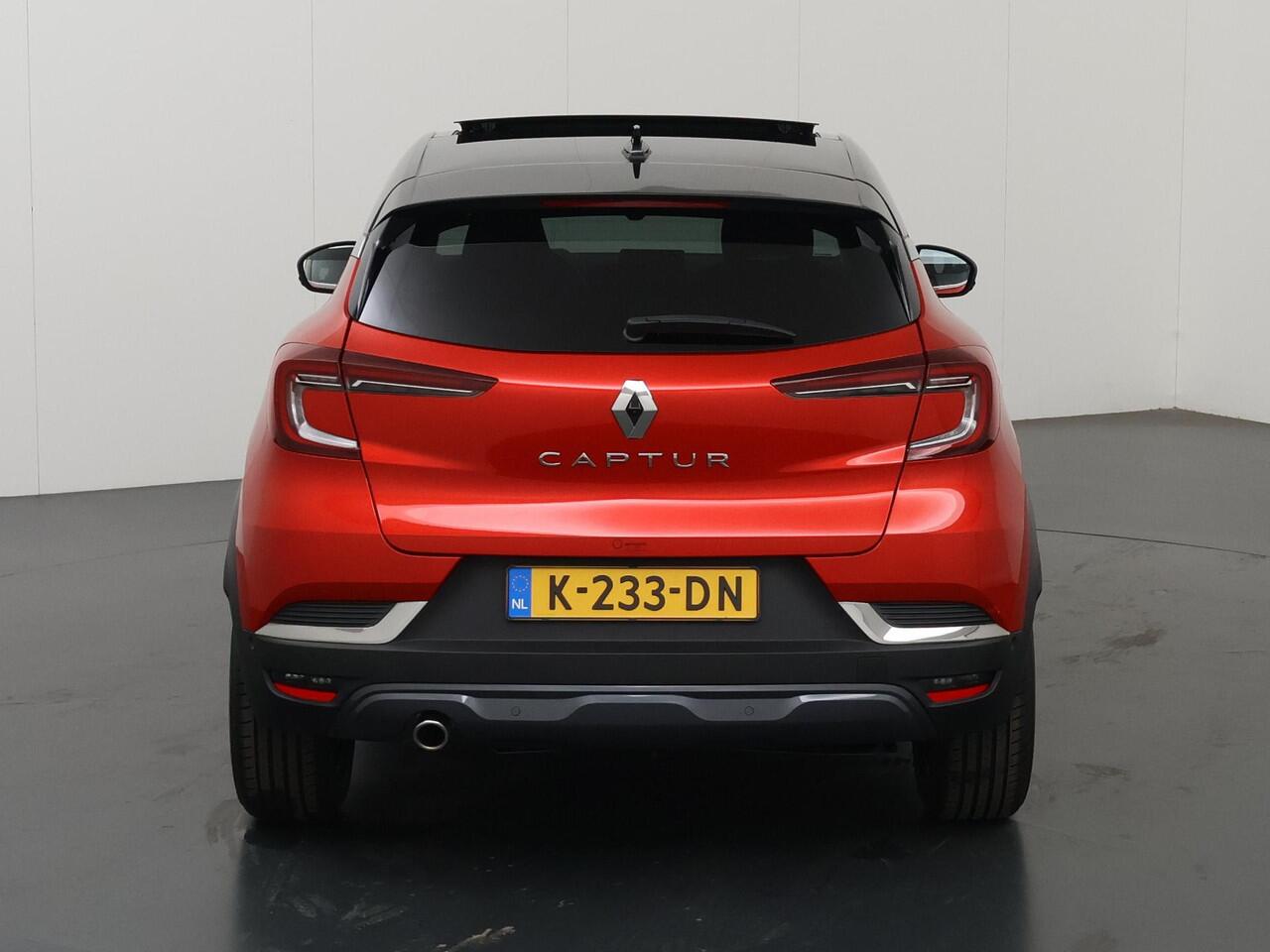Renault CAPTUR 1.3 TCe 155 Initiale Paris | Panoramadak | Lederen Interieur | Navigatie | 360° Camera | DAB | Apple Carplay/Android Auto | Stoelverwarming | Cruise Control Adaptief | Bose Audio | Keyless Entry/Go |