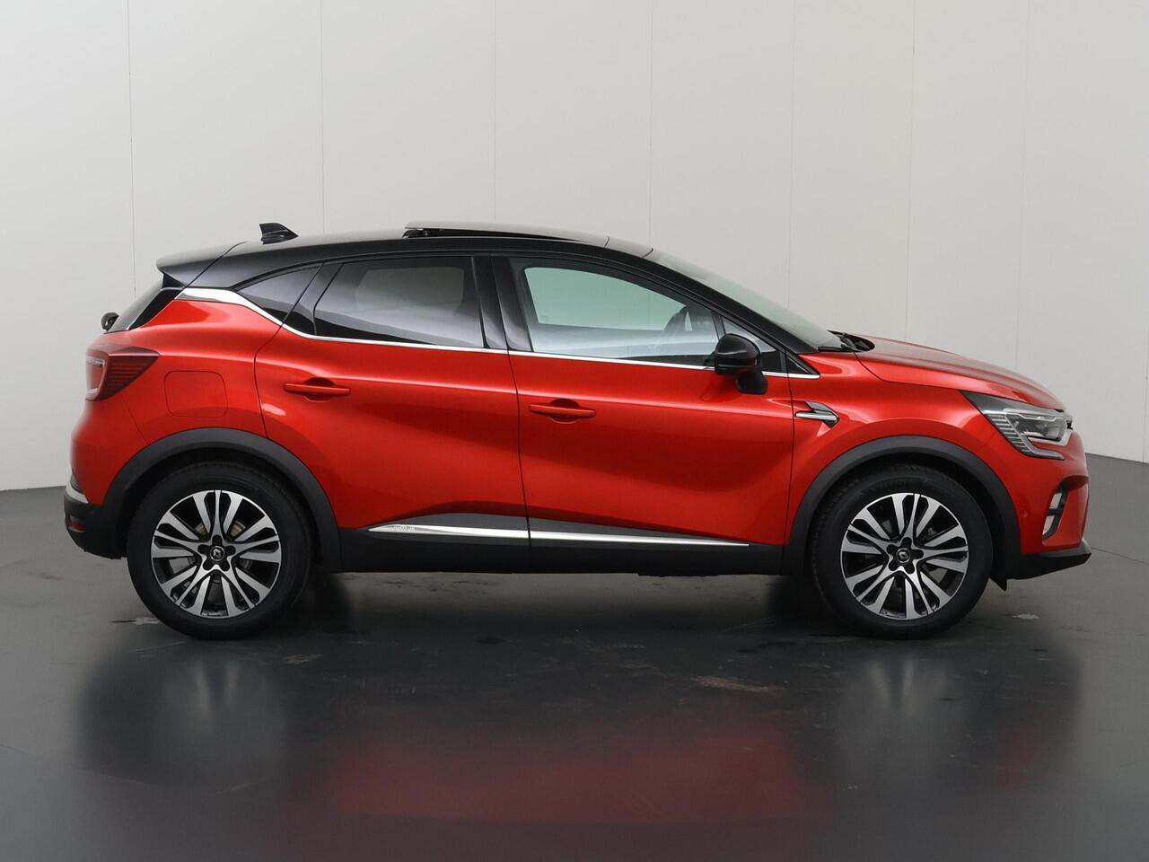 Renault CAPTUR 1.3 TCe 155 Initiale Paris | Panoramadak | Lederen Interieur | Navigatie | 360° Camera | DAB | Apple Carplay/Android Auto | Stoelverwarming | Cruise Control Adaptief | Bose Audio | Keyless Entry/Go |