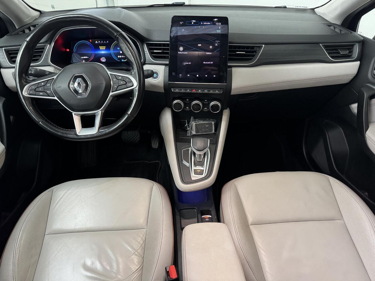 Renault CAPTUR 1.6 E-Tech plug-in hybrid 160 Initiale Paris | Navigatie | 360 Camera | Cruise control adaptief | Panoramadak | Stoel + stuurverwarming |