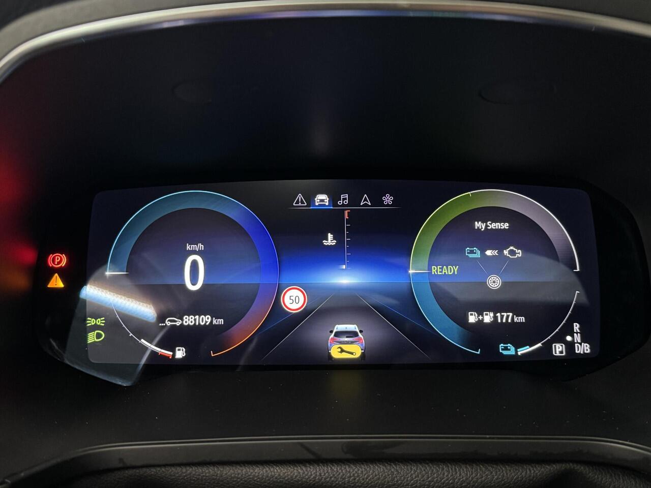 Renault CAPTUR 1.6 E-Tech plug-in hybrid 160 Initiale Paris | Navigatie | 360 Camera | Cruise control adaptief | Panoramadak | Stoel + stuurverwarming |