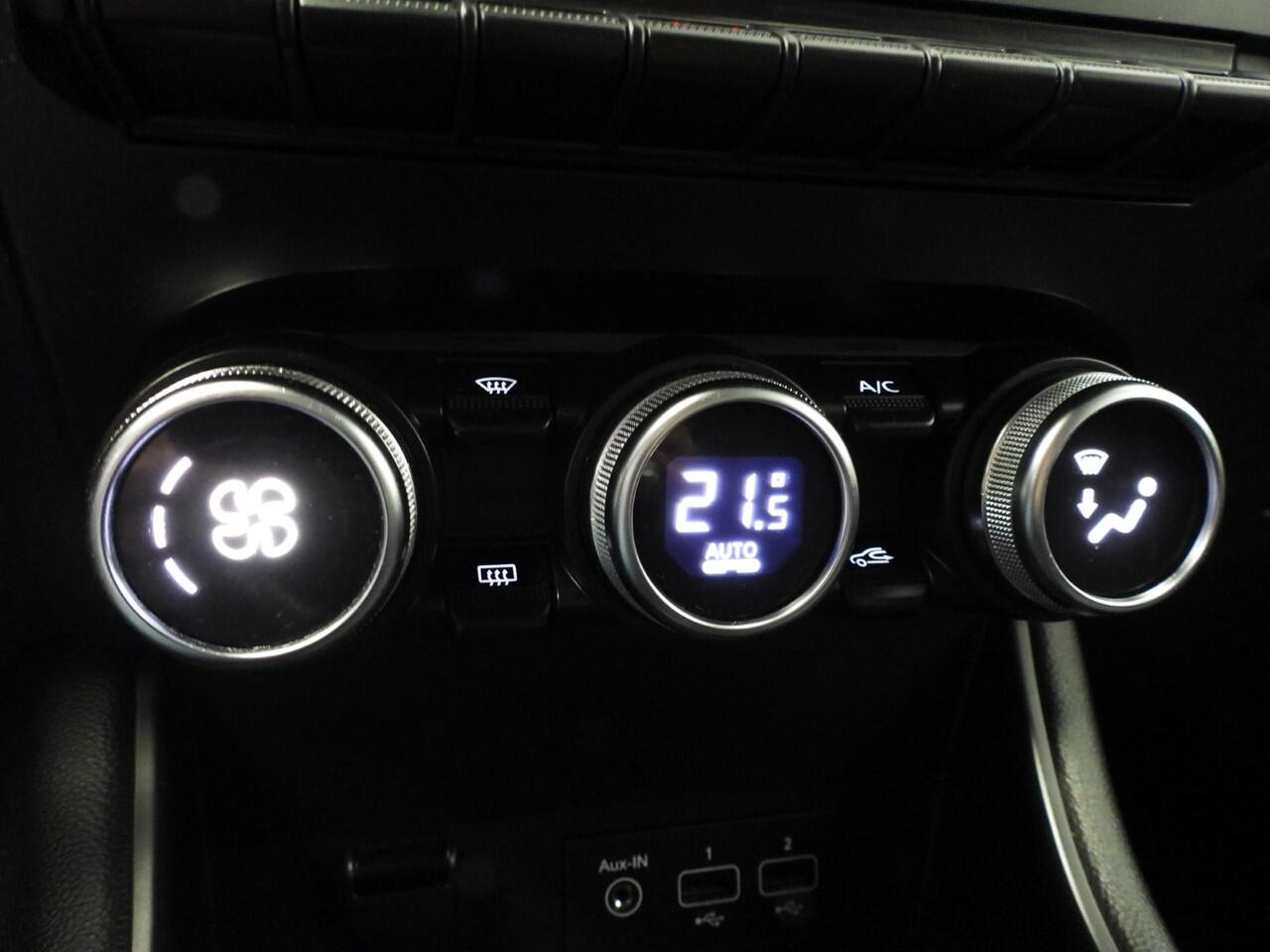 Renault CAPTUR 1.3 TCe 140PK Intens NAVI/CAMERA/TREKHAAK/18"LMV!