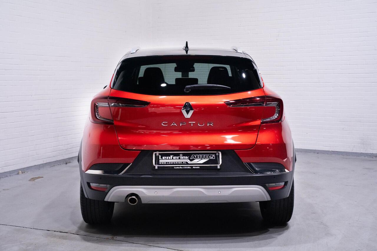 Renault CAPTUR 1.3 TCe 140 pk Intens Automaat Navi, Camera Dak Zwart, Chrome Dakrails, 18" LMV, PDC V+A