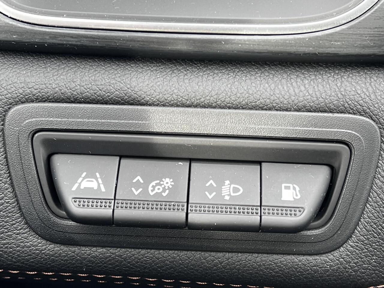 Renault CAPTUR E-TECH Plug-in 160 Hybrid Initiale Paris Automaat / Dealer onderhouden / Leder / Stuur- en stoelverwarming / Navigatie groot scherm / Apple Carplay Android / Camera / 18" LM wielen /