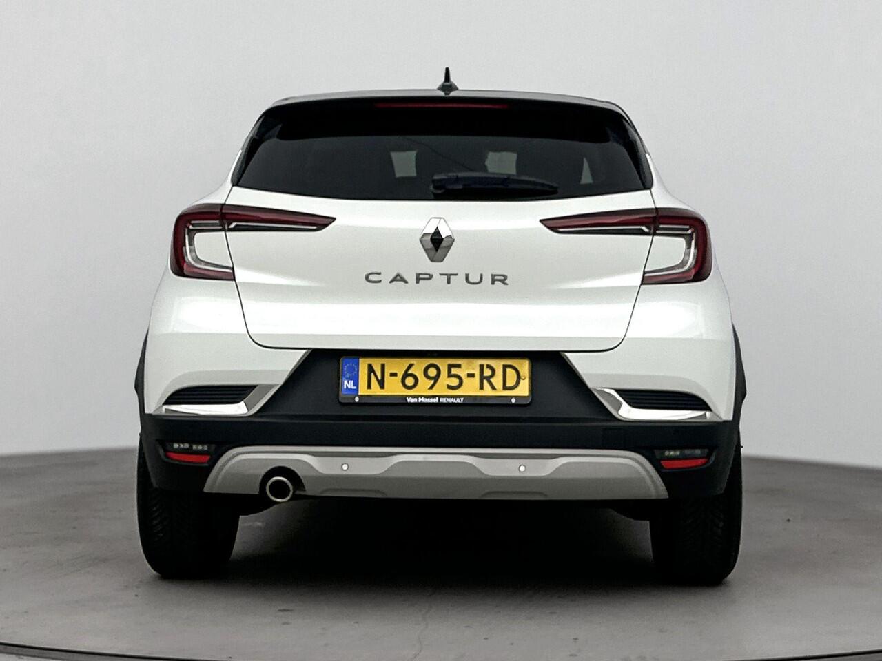 Renault CAPTUR 1.3 TCe 140Pk Intens | Navigatie | All Season Banden | Cruise & Climate Control | Panorama Schuif/Kantel Dak | Achteruitrij Camera & Parkeersensoren | Half Lederen Bekleding | Apple & Android Carplay