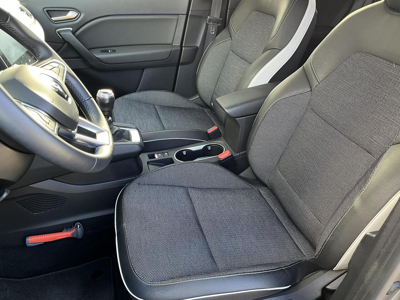 Renault CAPTUR TCe 90 Intens | APPLECARPLAY EN ANDROID AUTO | NAVI | SENSOREN V+A | CAMERA | 18 INCH VELGEN | LED LAMPEN | DEALER ONDERHOUDEN | CLIMATE EN CRUISE CONTROL |