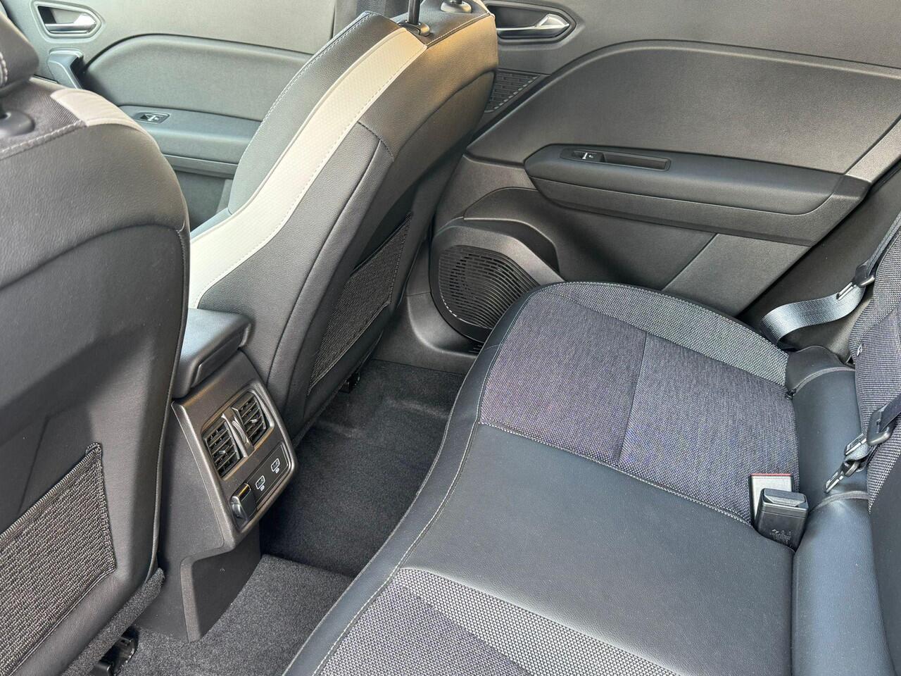 Renault CAPTUR TCe 140 Intens | All Season Banden | Achteruitrijcamera |