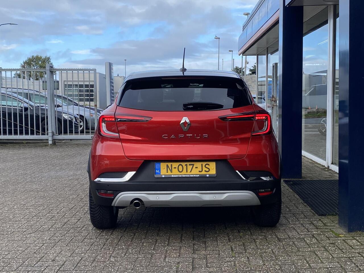Renault CAPTUR 1.3 TCe 140 Intens / NL-Auto / 62.000 Km / Cruise-Control / Climate-Control / Apple-Carplay & Android-Auto / Keyless / LED / Armsteun-Voor / DAB Radio-Bluetooth / PDC-Achter / 17'' LMV / All-Season / ENZ.