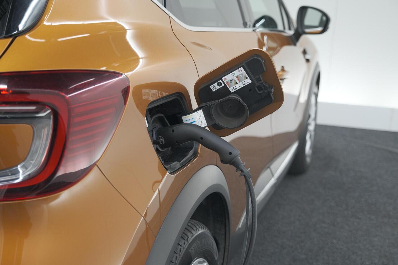 Renault CAPTUR 1.6 E-Tech Plug-in Hybrid 160 Intens | Allseason Banden | Apple Carplay | Parkeersensoren