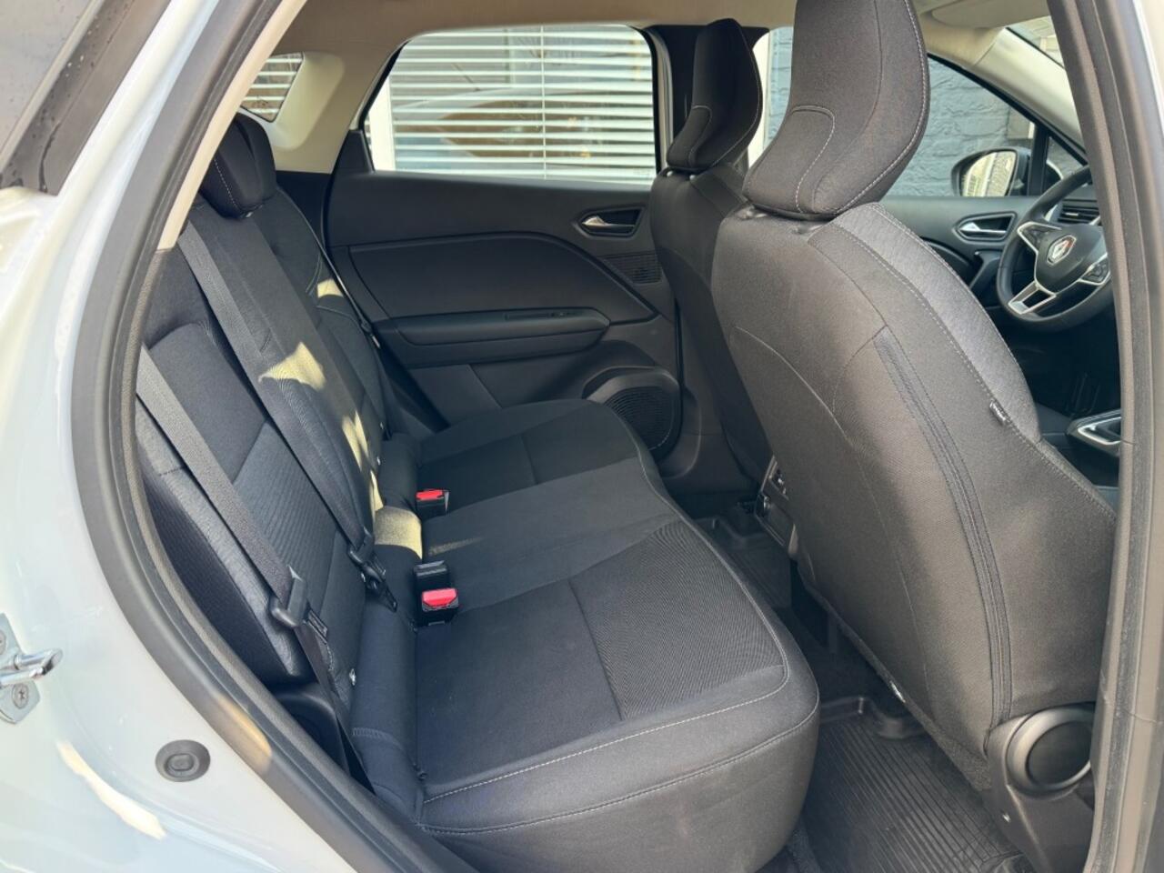 Renault CAPTUR 1.0 TCE Corp. Edition + Car-play + Led + Nav + Pdc - 95 dkm 2021!