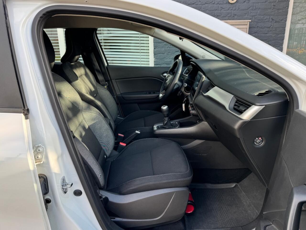 Renault CAPTUR 1.0 TCE Corp. Edition + Car-play + Led + Nav + Pdc - 95 dkm 2021!